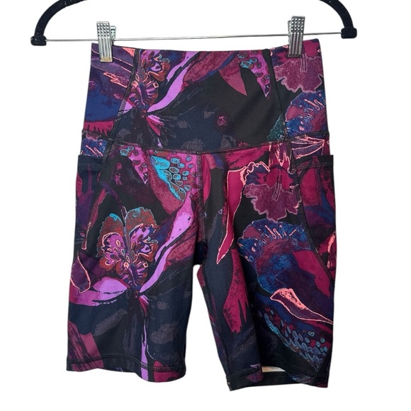 All in Motion High-Rise Biker Shorts - Size XS - Picture 1 of 2